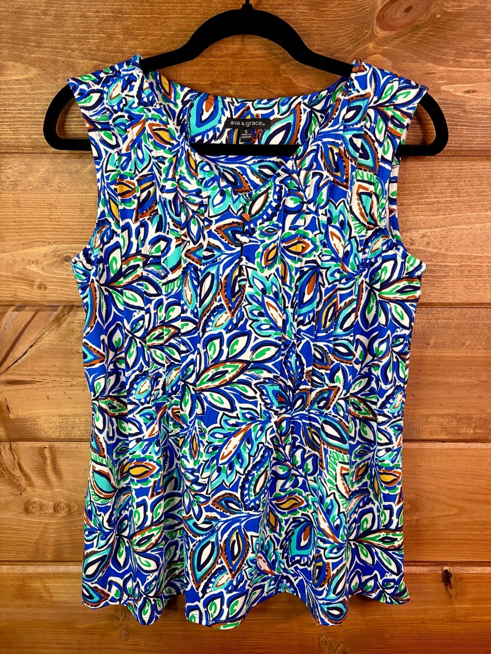 Ava & Grace Blue Stretchy Multi Floral Print Tank Size Small 💙